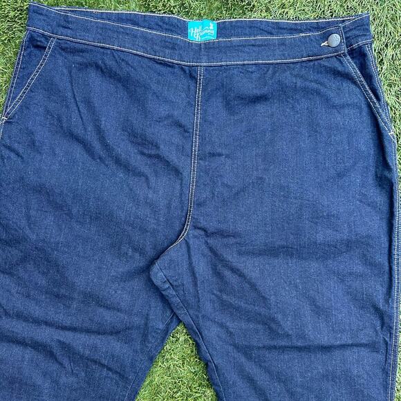 Hell Bunny Charlie Denim Capris Dark Wash Plus Size Retro Style Jeans 6XL - Picture 2 of 9